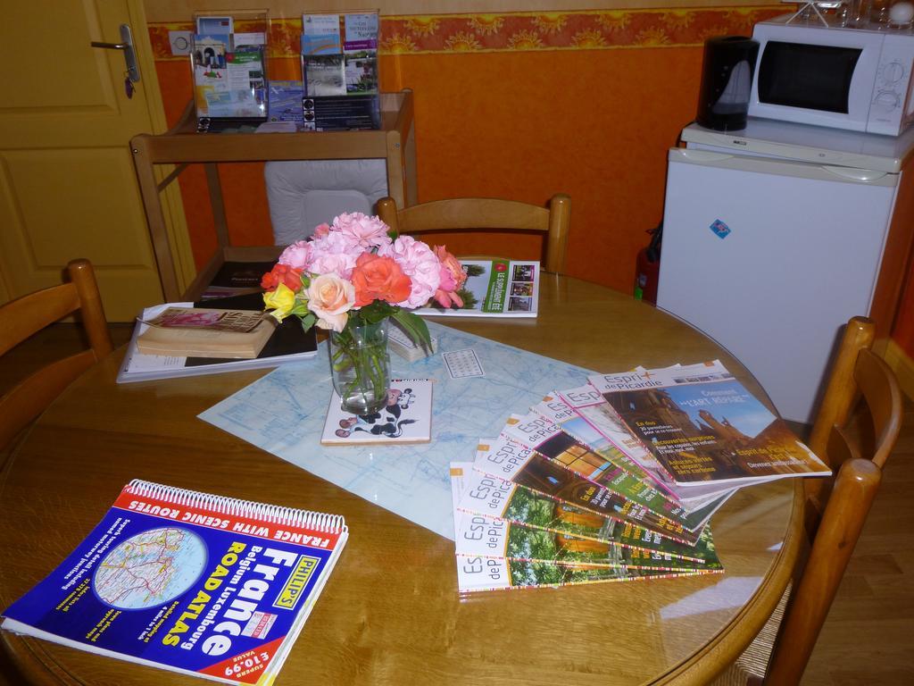 Family Delcour Bed & Breakfast Mailly-Maillet Eksteriør bilde